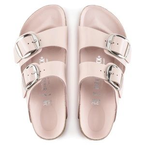 BIRKENSTOCK ARIZONA CLASSIC FOOTBED : BIG BUCKLE HIGH SHINE LIGHT ROSE